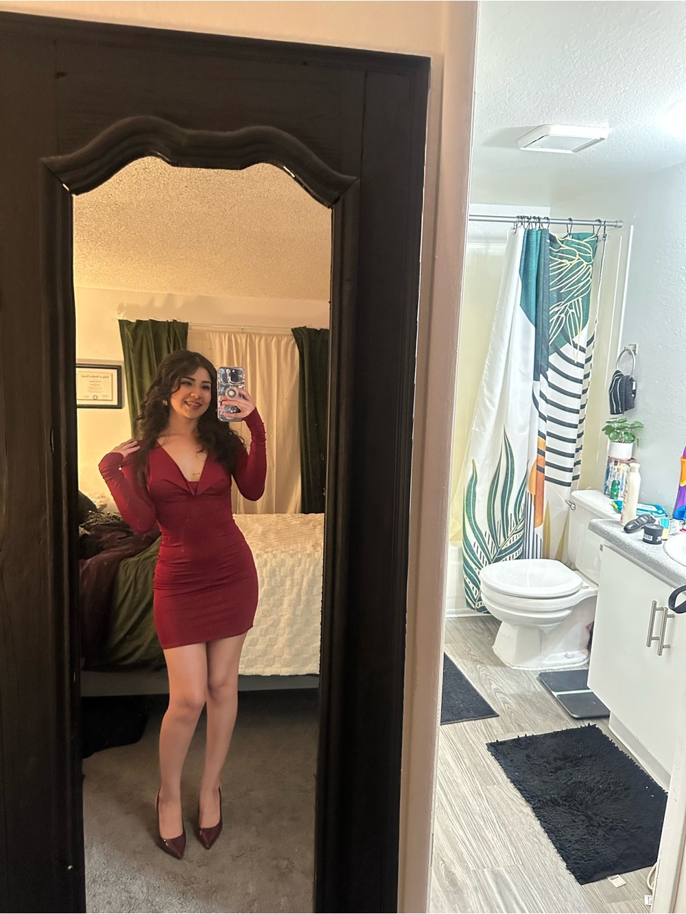 XTRA SMALL Oh Polly Long Sleeve V-Neck Bodycon Dress in Burgundy